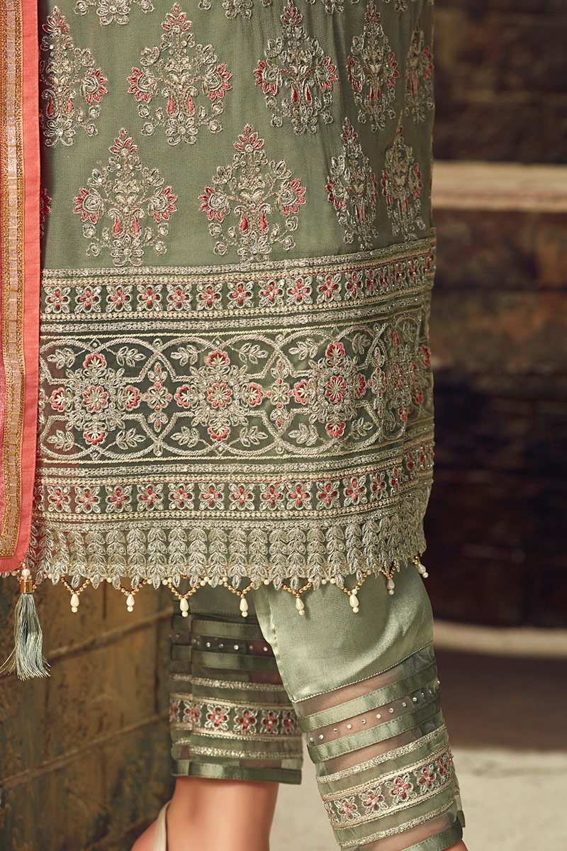 Vintageous looking Georgette Green Party Wear Suit